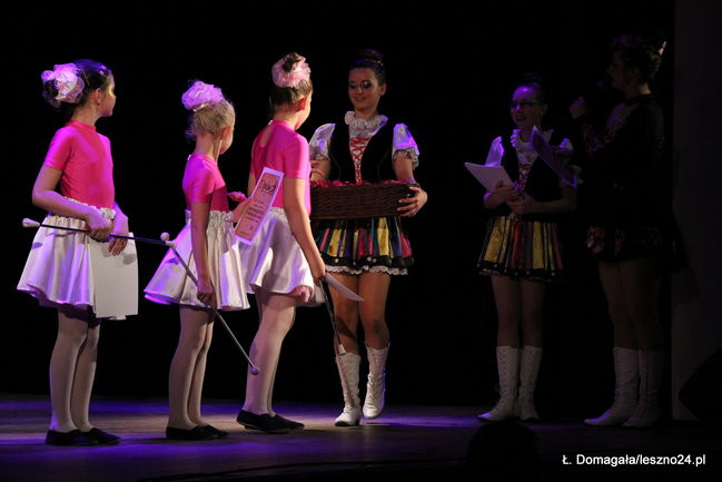 Mażoretki wystąpiły w MOK-u (wideo i zdjęcia)