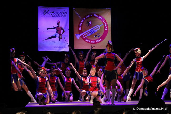 Mażoretki wystąpiły w MOK-u (wideo i zdjęcia)