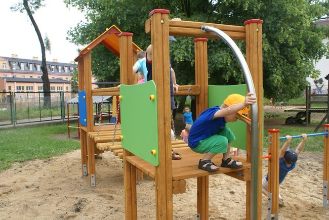 Plac zabaw jak nowy (zdjęcia)