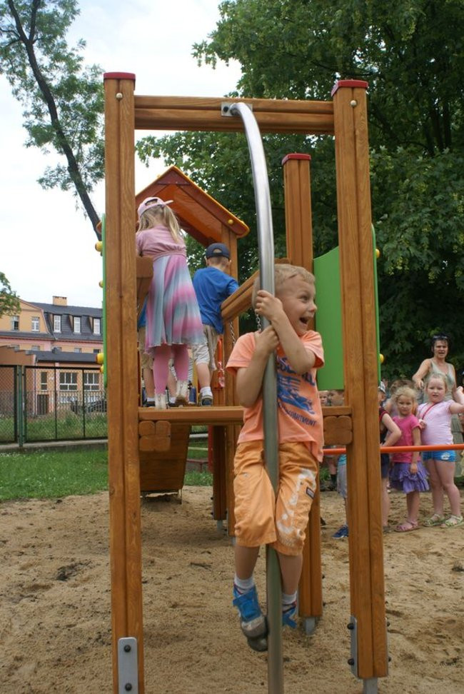 Plac zabaw jak nowy (zdjęcia)