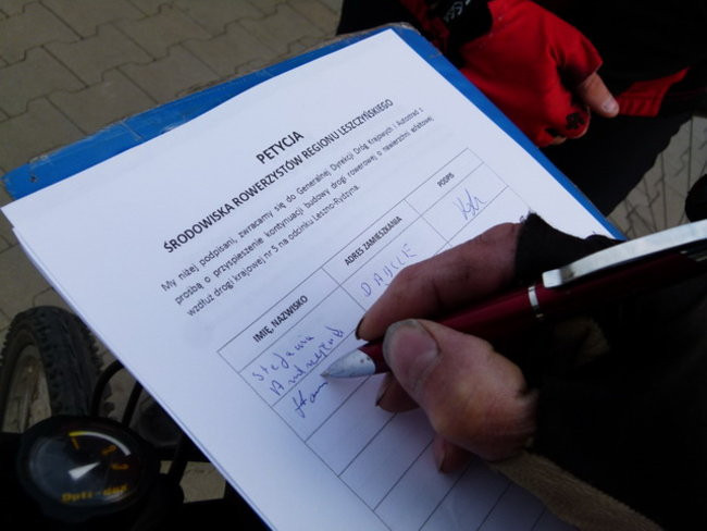 Rowerzyści podpisali petycję (zdjęcia)