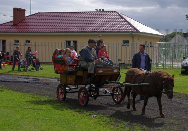 Kolorowo i wesoło powitali wakacje (zdjęcia)
