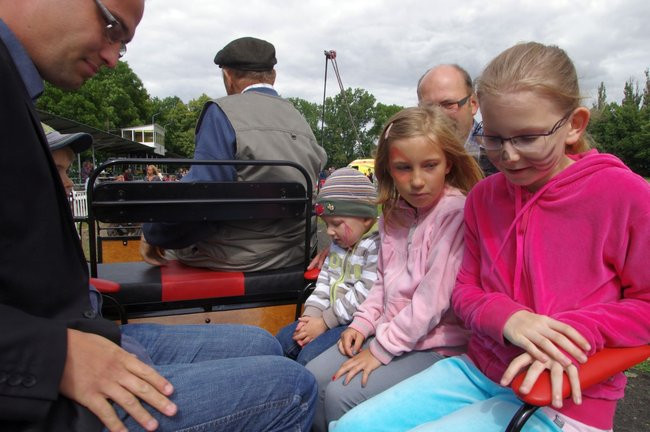 Kolorowo i wesoło powitali wakacje (zdjęcia)