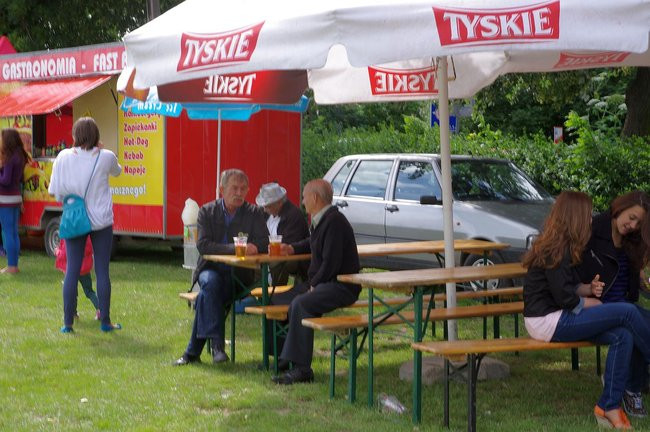 Kolorowo i wesoło powitali wakacje (zdjęcia)