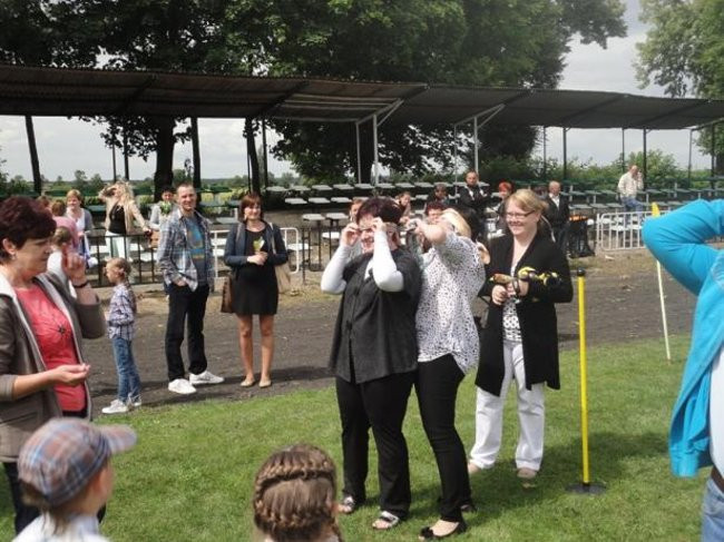 Kolorowo i wesoło powitali wakacje (zdjęcia)