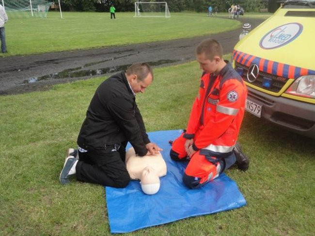 Kolorowo i wesoło powitali wakacje (zdjęcia)