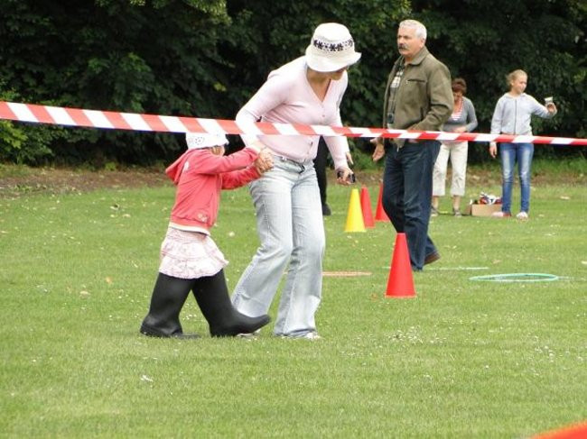 Kolorowo i wesoło powitali wakacje (zdjęcia)