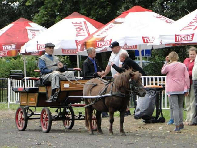 Kolorowo i wesoło powitali wakacje (zdjęcia)