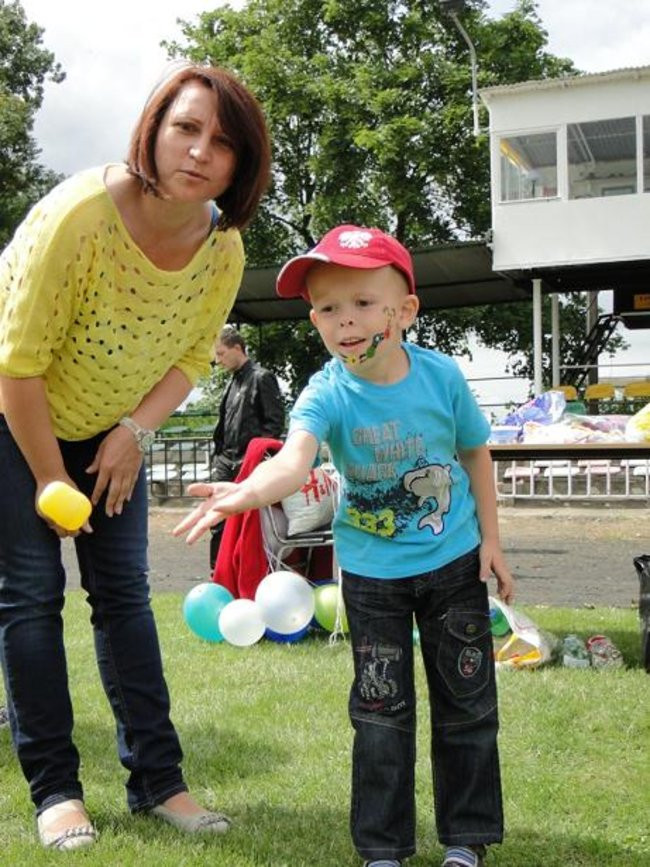 Kolorowo i wesoło powitali wakacje (zdjęcia)
