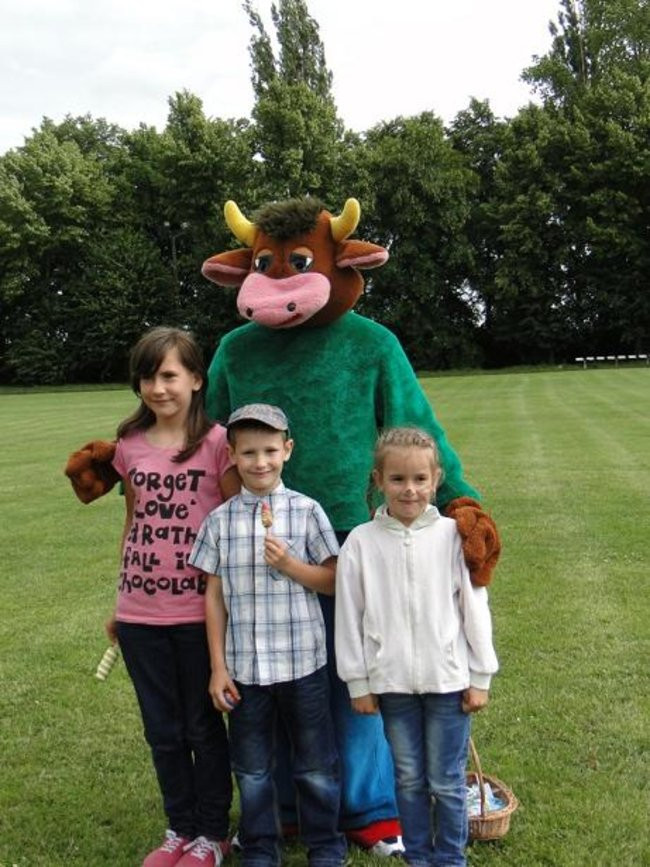 Kolorowo i wesoło powitali wakacje (zdjęcia)