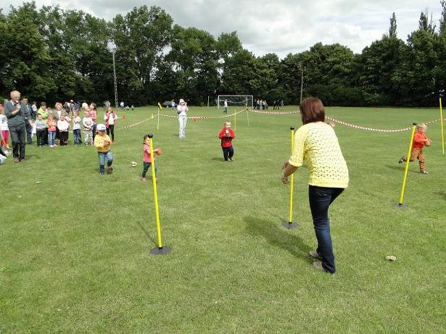 Kolorowo i wesoło powitali wakacje (zdjęcia)