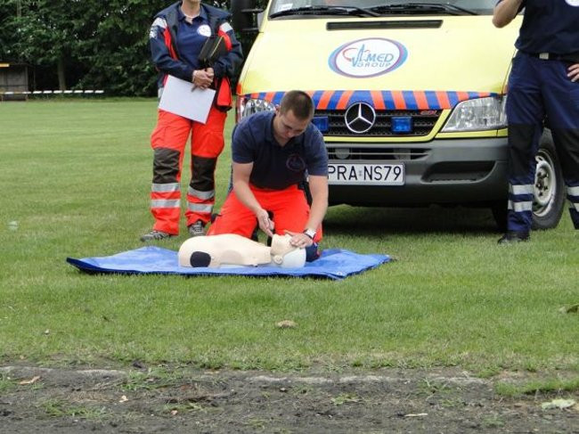 Kolorowo i wesoło powitali wakacje (zdjęcia)