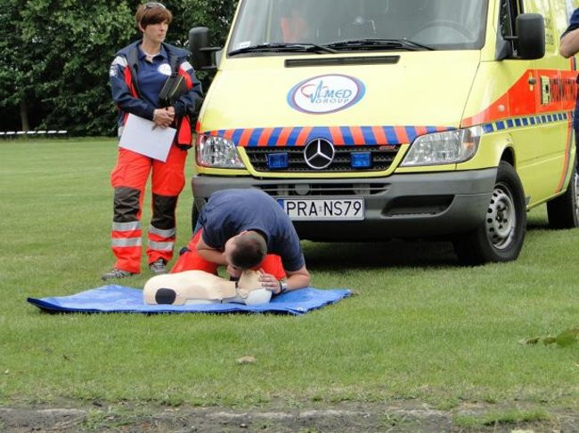 Kolorowo i wesoło powitali wakacje (zdjęcia)
