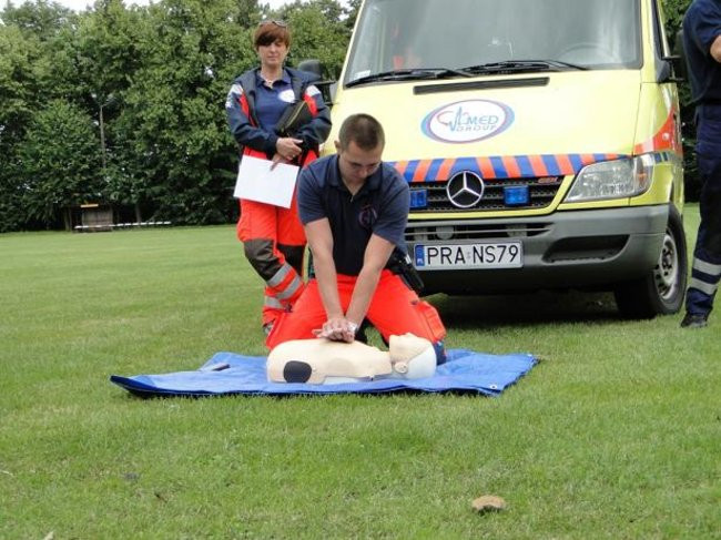 Kolorowo i wesoło powitali wakacje (zdjęcia)