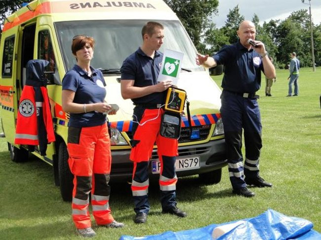 Kolorowo i wesoło powitali wakacje (zdjęcia)