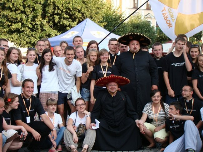 Religijne spotkanie na rynku (zdjęcia, wideo)