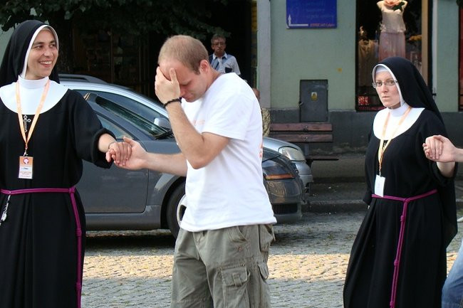 Religijne spotkanie na rynku (zdjęcia, wideo)