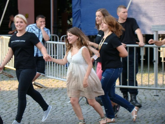 Religijne spotkanie na rynku (zdjęcia, wideo)