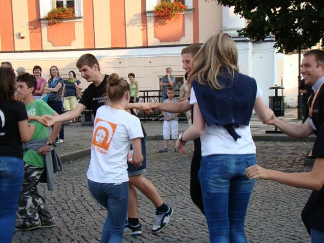 Religijne spotkanie na rynku (zdjęcia, wideo)