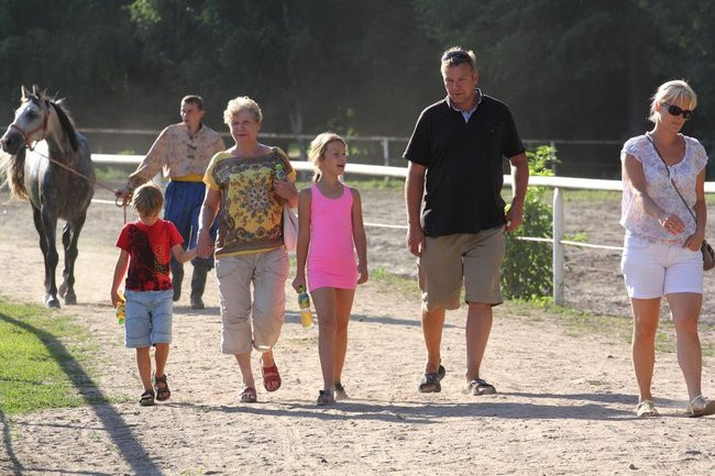 Piknik konny w Jeziorkach (zdjęcia)