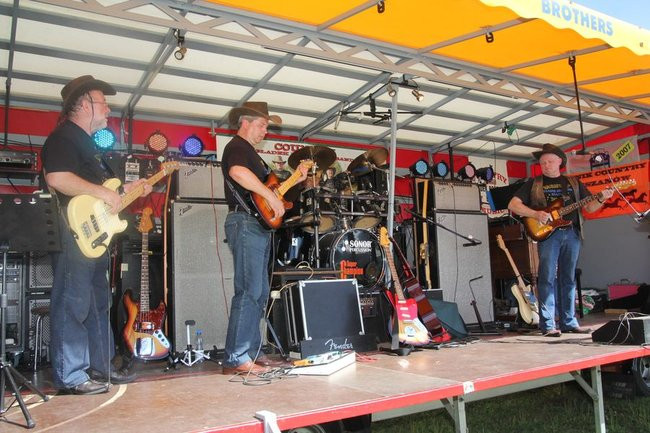 Piknik konny w Jeziorkach (zdjęcia)