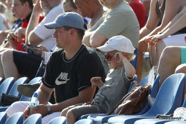 Kibice robią najazd na Gniezno (zdjęcia)