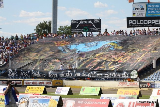 Kibice robią najazd na Gniezno (zdjęcia)