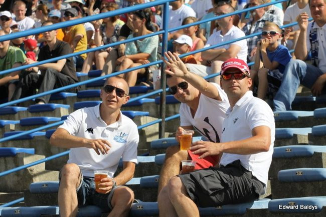 Kibice robią najazd na Gniezno (zdjęcia)