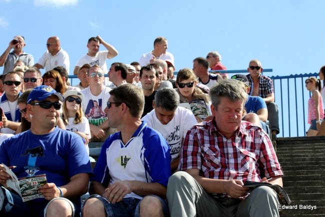 Kibice robią najazd na Gniezno (zdjęcia)