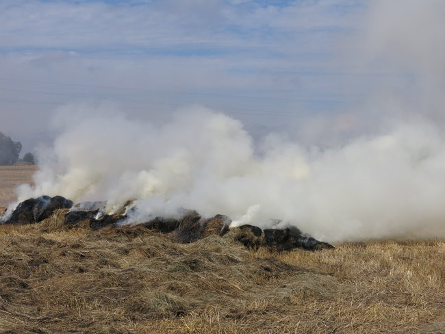 Ogień przeszył dach (dźwięk, wideo i zdjęcia)