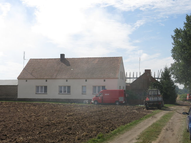 Ogień przeszył dach (dźwięk, wideo i zdjęcia)