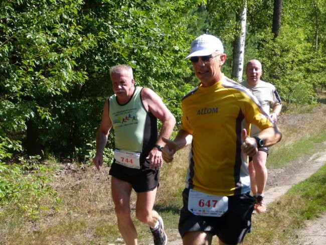 Koleżeńsko w cieniu bukowego lasu (zdjęcia)