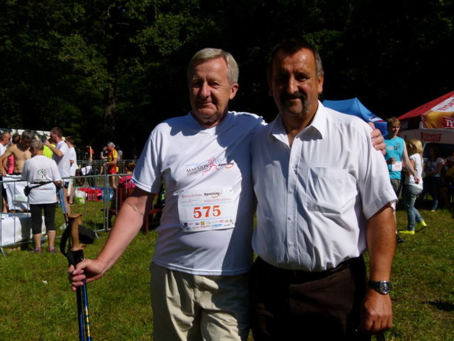 Koleżeńsko w cieniu bukowego lasu (zdjęcia)