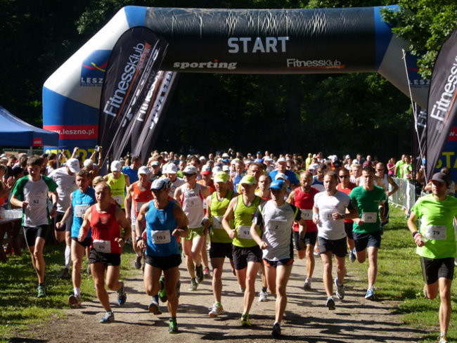 Koleżeńsko w cieniu bukowego lasu (zdjęcia)