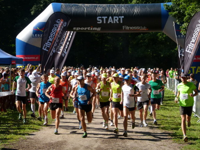 Koleżeńsko w cieniu bukowego lasu (zdjęcia)