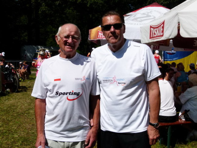 Koleżeńsko w cieniu bukowego lasu (zdjęcia)