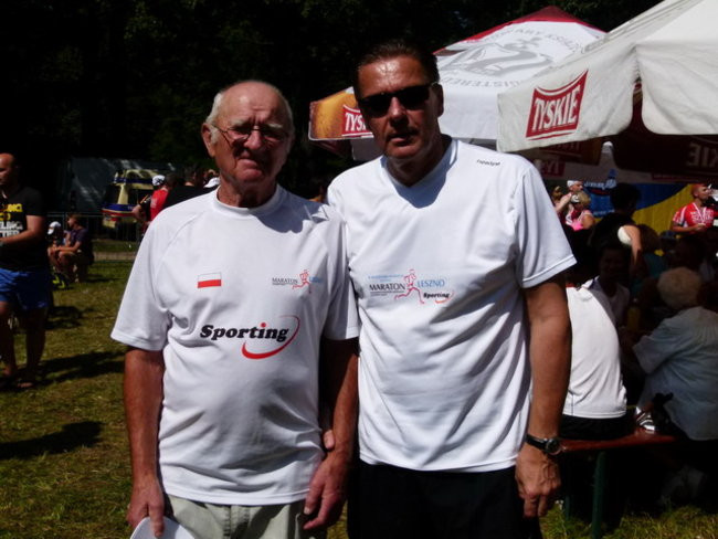 Koleżeńsko w cieniu bukowego lasu (zdjęcia)