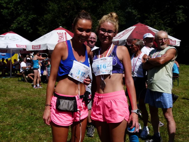 Koleżeńsko w cieniu bukowego lasu (zdjęcia)