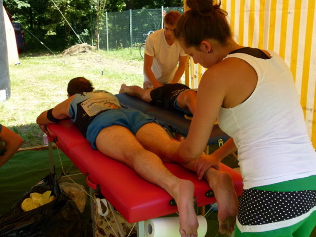 Koleżeńsko w cieniu bukowego lasu (zdjęcia)