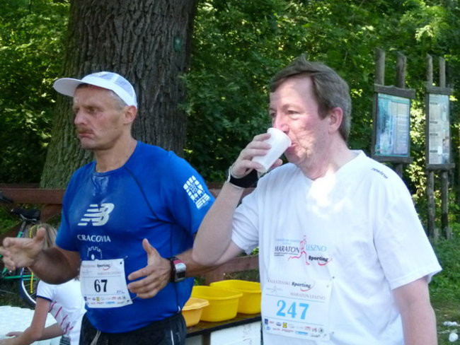 Koleżeńsko w cieniu bukowego lasu (zdjęcia)