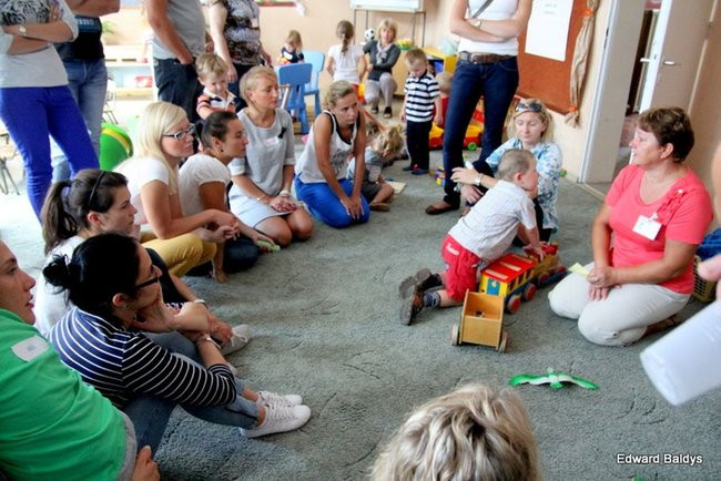 Dzieci chcą się poznać (zdjęcia)