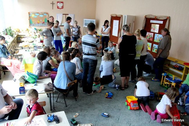 Dzieci chcą się poznać (zdjęcia)