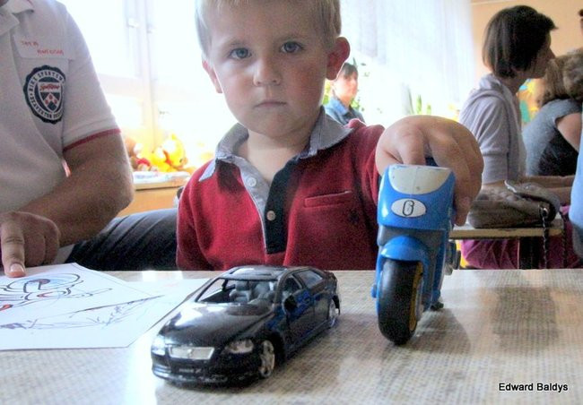 Dzieci chcą się poznać (zdjęcia)