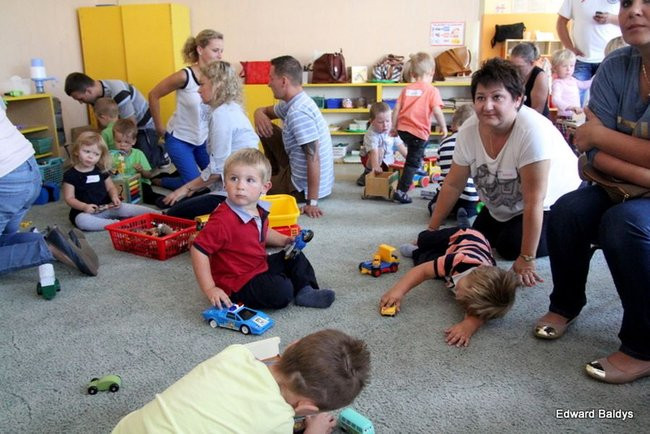 Dzieci chcą się poznać (zdjęcia)
