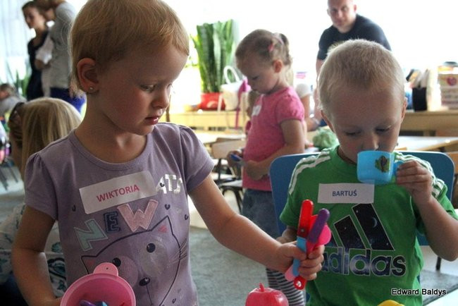 Dzieci chcą się poznać (zdjęcia)
