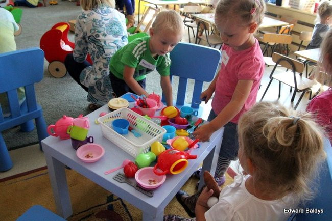 Dzieci chcą się poznać (zdjęcia)