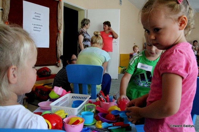 Dzieci chcą się poznać (zdjęcia)