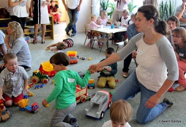 Dzieci chcą się poznać (zdjęcia)