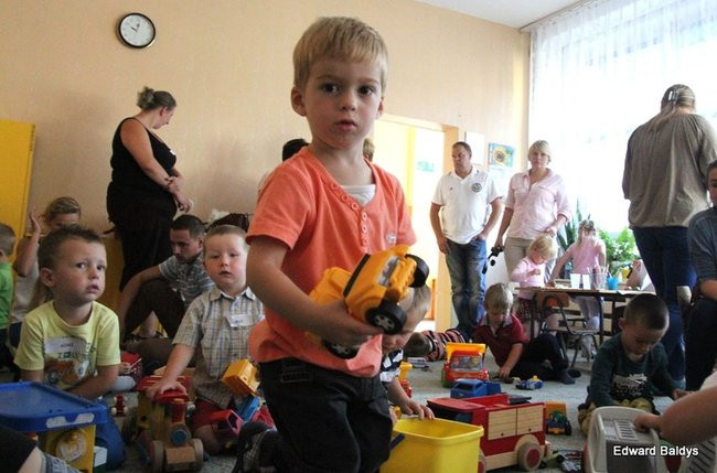 Dzieci chcą się poznać (zdjęcia)