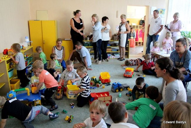 Dzieci chcą się poznać (zdjęcia)